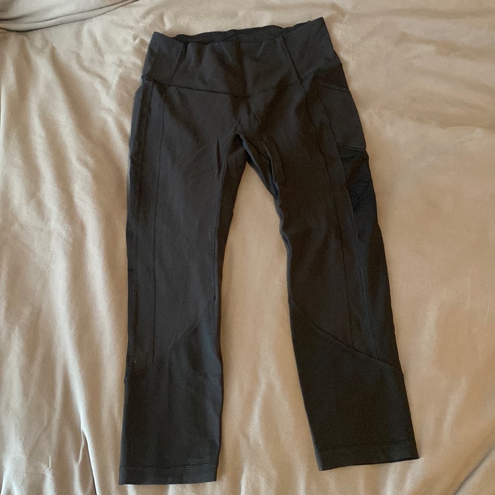 Lulu Lemon Black high ankle leggings. Size 10